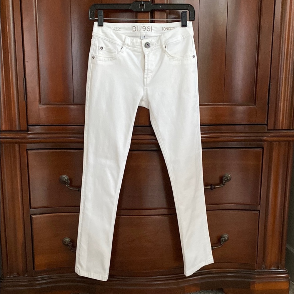 DL1961 White Jeans
